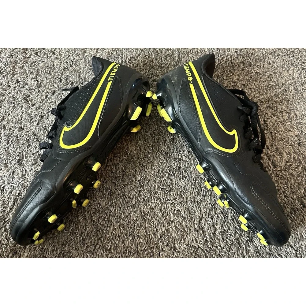 Nike Boys Tiempo - Size 5 Y Black - Soccer Cleats Shoes